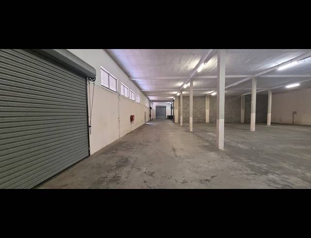1,000M² WAREHOUSE TO LET IN RIVERSIDE PARK
